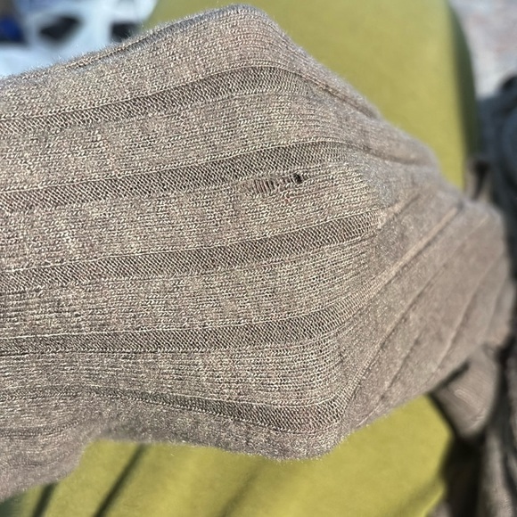 Michael Stars Opal Button Cuff Mock Neck Top in Dolma SZ M NWOT Small Flaw - Picture 7 of 9